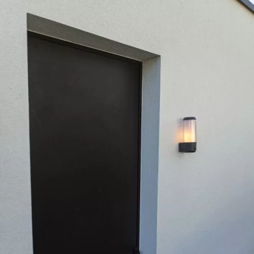 LED lámpatest , oldalfali , mozgásérzékelővel , E27 foglalat , sötétszürke , kültéri , IP44 , LUTEC , HEROS
