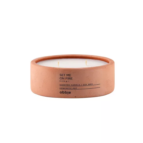 Rózsaszín alma fahéjas gyertya, 12 cm átmérőjű, 100% beton