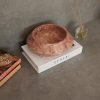 Elegáns vörös travertin márványtál, 23 cm átmérő x 7 cm magasság | 100% természetes kő, gazdag vörös és barna színek | Tökéletes otthoni dekorációhoz és középső darabokhoz
