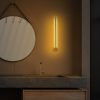 Elegáns arany fali lámpa, fém ház, 62 x 10 x 7 cm | SMD LED 8W 3000K | IP20 besorolású | Stílusos világítás modern lakberendezéshez, nappalihoz és hálószobához | Tartós fém alaplap kialakítás