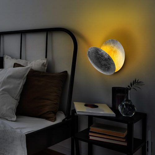 Stílusos ezüst fali lámpa, fém ház, 25 x 25 x 16 cm | SMD LED 5W 3000K | IP20 besorolású | Tökéletes modern lakberendezéshez, nappalihoz, hálószobához és irodahelyiségekhez, elegáns és funkcionális világítási megoldásokhoz