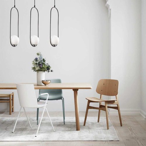 Modern ipari csillár, fekete fém test, 70 x 15 cm, magasság 146 cm, 3 x E27 Max 40 W, elegáns skandináv design otthonra és irodára