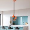 Stílusos narancssárga csillár, fém test, 45 cm átmérő, állítható magasság 45-135 cm, 3 x E27 aljzat, tökéletes modern terekbe, elegáns kivitel