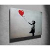 Lenyűgöző Banksy dekoratív vászonfestmény, 50 x 70 cm, 50% pamut/50% poliészter, digitális nyomtatás vászonra, 2 x 3 cm-es fakerettel keretezve, tökéletes a modern dekorációhoz