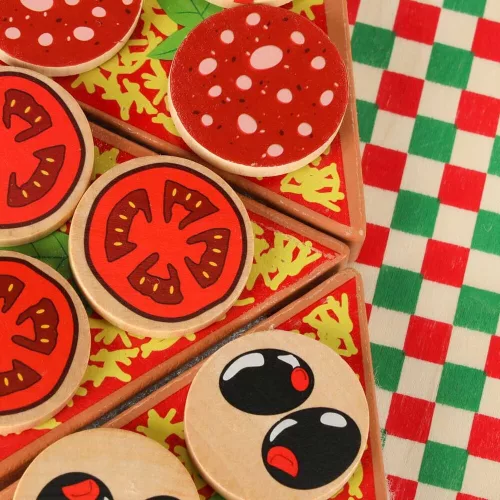 Pizza fa játékkészlet tépőzáras kiegészítőkkel, spatulával, késsel, tányérral, vágás tanulására, 20cm