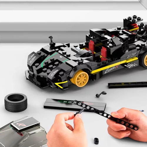 Rastar 93900-B Pagani Zonda R 1:28-as autó, 387 darabos kockák.