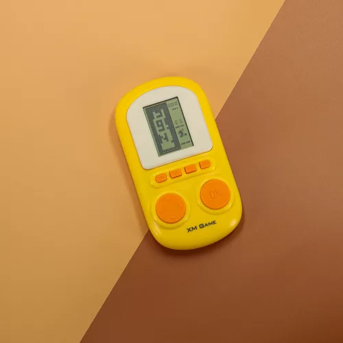 Elektronikus arcade játék mini hordozható zsebkonzol sárga